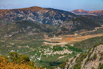 Fototapeta na wymiar viallga in the mountains in crete greece