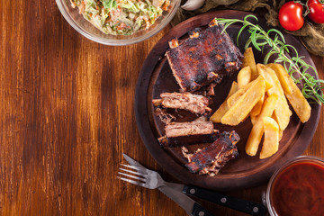 Spicy barbecued pork ribs