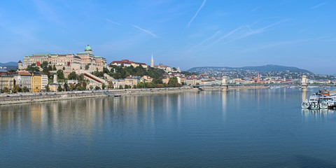 Fototapeta premium Budapest, Hungary. Panoramic view on Danube from Elisabeth Bridge. The main landmarks on the image are: Royal Palace, Matthias Church, Fisherman's Bastion and Szechenyi Chain Bridge.