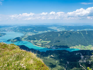 Fototapeta na wymiar Blick auf den Mondsee in Österreich