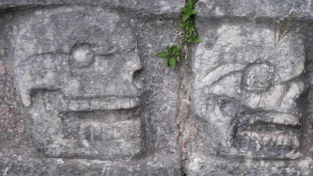 Mexico Chichen itza wall skulls