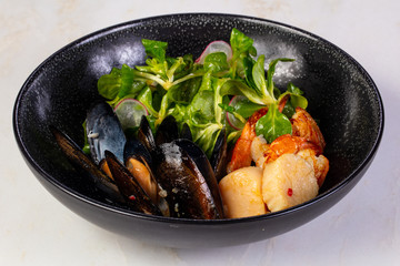 Prawn, scallops and mussels
