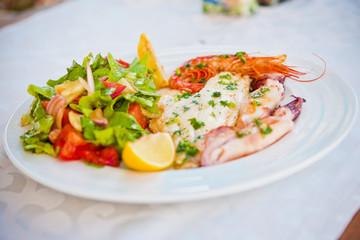 Блюдо рыба и морепродукты / Grilled fish and seafood