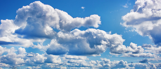 Blue sky wih clouds background