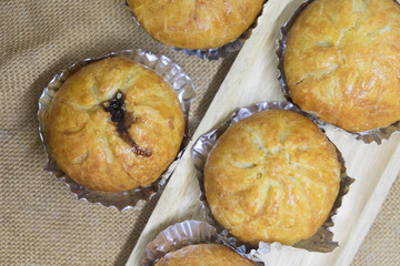 Fried steamed stuff bun