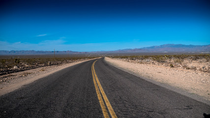 Naklejka premium Desert roads