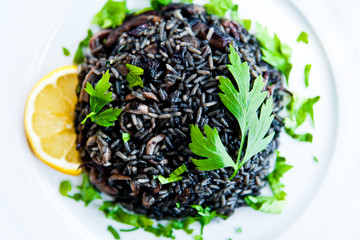 Черный ризотто с морепродуктами / Black risotto with seafood © lyubimtseva_k