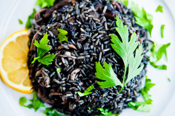 Черный ризотто с морепродуктами / Black risotto with seafood © lyubimtseva_k