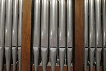 canne in acciaio di varie dimensioni per organo musicale