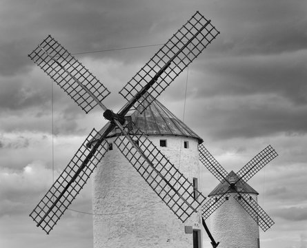 Black and White image of Don Quixote windmills in Campo de Criptana