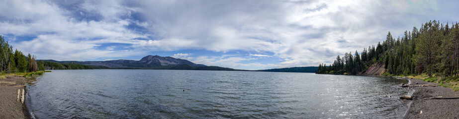 Paulina lak and Paulina Peak in Oregon