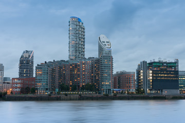 Fototapeta premium Residential buildings in Canary Wharf in London, England.
