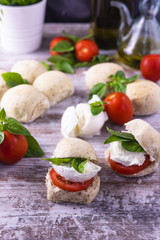 Panini Caprese Blaa