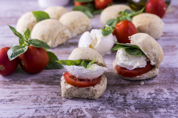 Panini Caprese Blaa