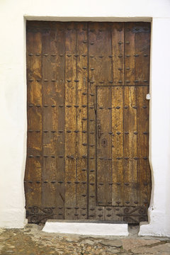 Old wooden Gate / Forgotten Entrance / Ancient House 