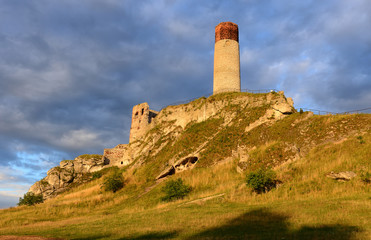 Fototapeta na wymiar Ruins of medieval castle Olsztyn in Poland