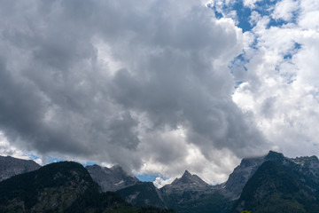 Obraz premium Gebirge mit Wolken