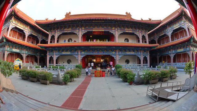 Timelapse, The largest and most important Chinese Buddhist temple in Bangkok names "Wat Mangkon Kamalawat" or "Wat Leng Noei Yi" or &ldquo;Wat Borom Racha Kanchanapisek Anusorn&rdquo;.