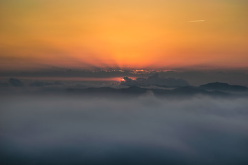 Fototapeta na wymiar dawn amanecer