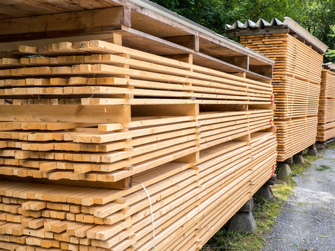 Holz aus dem Baugewerbe