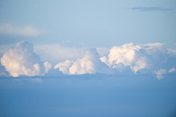 Cloudscape ver the ocean