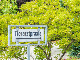 Schild Tierarztpraxis