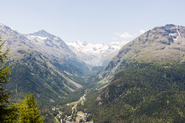 Naklejka premium Pontresina, Val Roseg, Val Bernina, Roseggletscher, Piz Bernina, Benina, Berninagruppe, Oberengadin, Engadin, Wanderweg, Graubünden, Alpen, Sommer, Schweiz