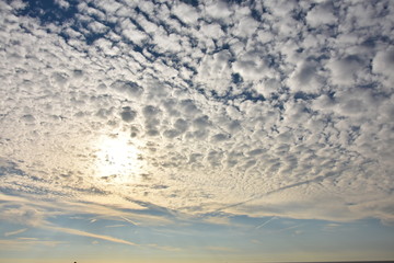 Schäfchenwolken,Sonne