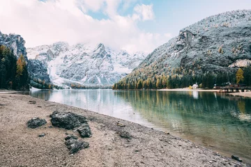 Wandcirkels aluminium Great alpine lake Braies (Pragser Wildsee). Location place Dolomiti, national park Fanes-Sennes-Braies, South Tyrol, Italy. © Leonid Tit