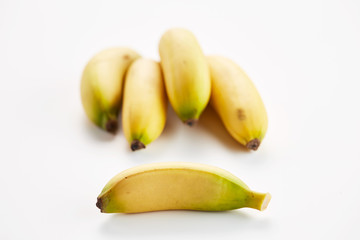 Bananen auf weissem Hintergrund