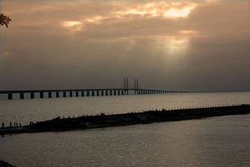 Obraz premium Oresund Bridge on sunset, Sweden, Malmo.