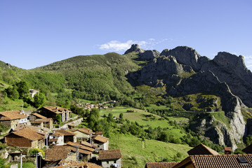 Pueblo monta&ntilde;a