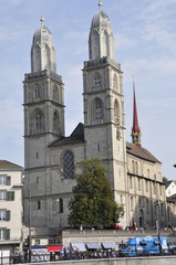 Zürich-City: The Grossminster in the old town at Limmatquai and river