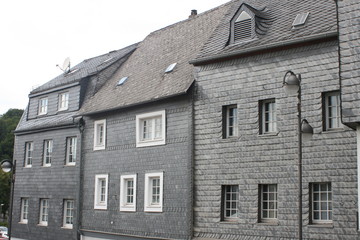 Fototapeta na wymiar Schieferarchitektur, Schieferhäuser in Simmern