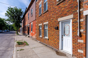 Fototapeta na wymiar Montreal south west street houses 
