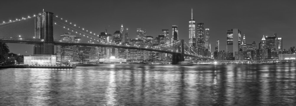 Black and white picture of New York City skyline at night, USA. © MaciejBledowski