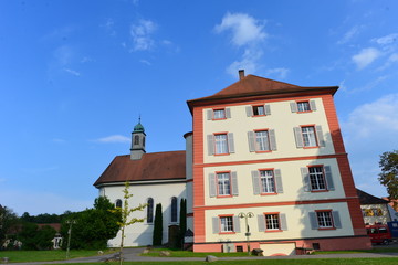 Neues Schloss und Schlosskirche von Schloss Beuggen in Rheinfelden (Baden) 
