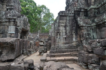 Fototapeta na wymiar cambodia ancient hindu temple angkor ruins stone asia