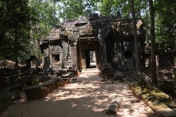 Fototapeta premium cambodia ancient hindu temple angkor ruins stone asia