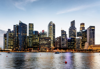 Naklejka na ściany i meble Scenic evening view of Marina Bay and downtown of Singapore