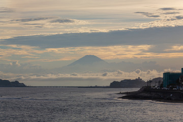 鎌倉市稲村ケ崎から夕焼け富士山