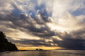 真鶴半島三ツ石の夜明け