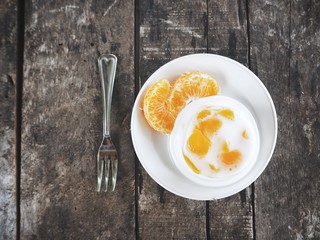 Panna cotta orange