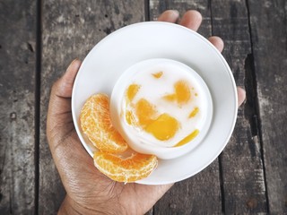 Panna cotta orange