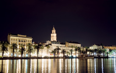 Obraz na płótnie Canvas Beautiful view of the old town Split in Croatia at night.