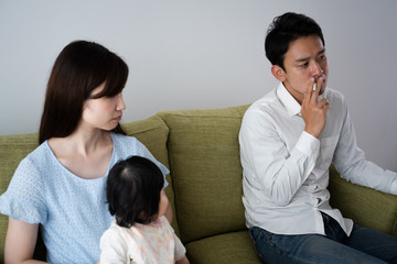 赤ちゃんの受動喫煙イメージ
