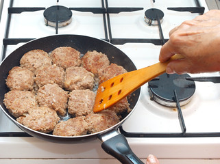 hand cooking cutlets