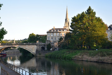 Fototapeta na wymiar Rivière Avon à Bath, Angleterre