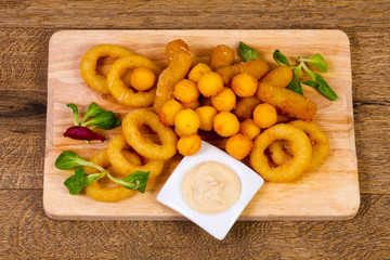 Onion rings and potato balls