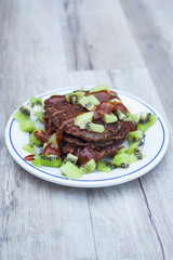 Pancakes vegan au kiwi et caramel